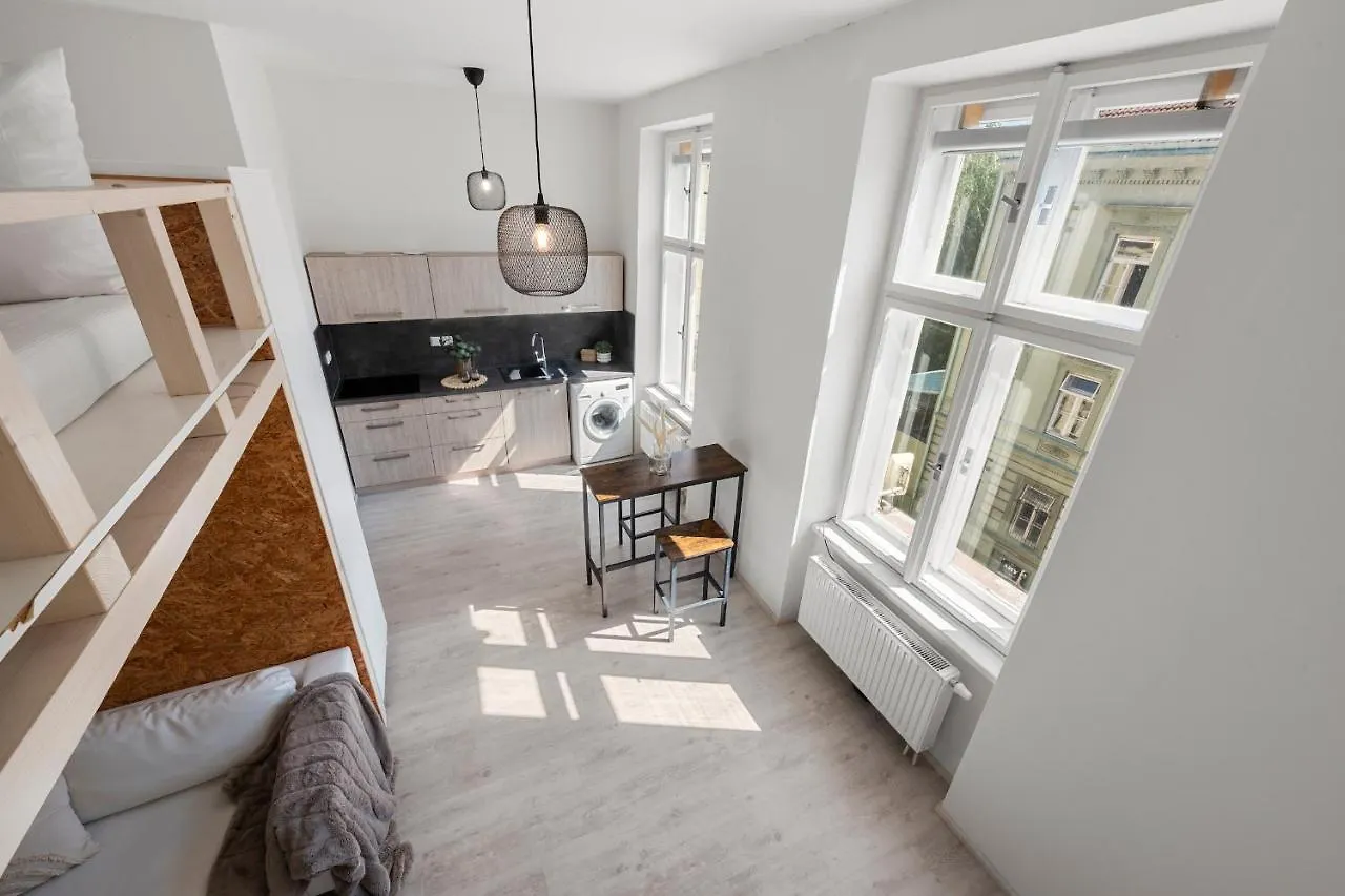 Residence Stefanikova Rose 브르노